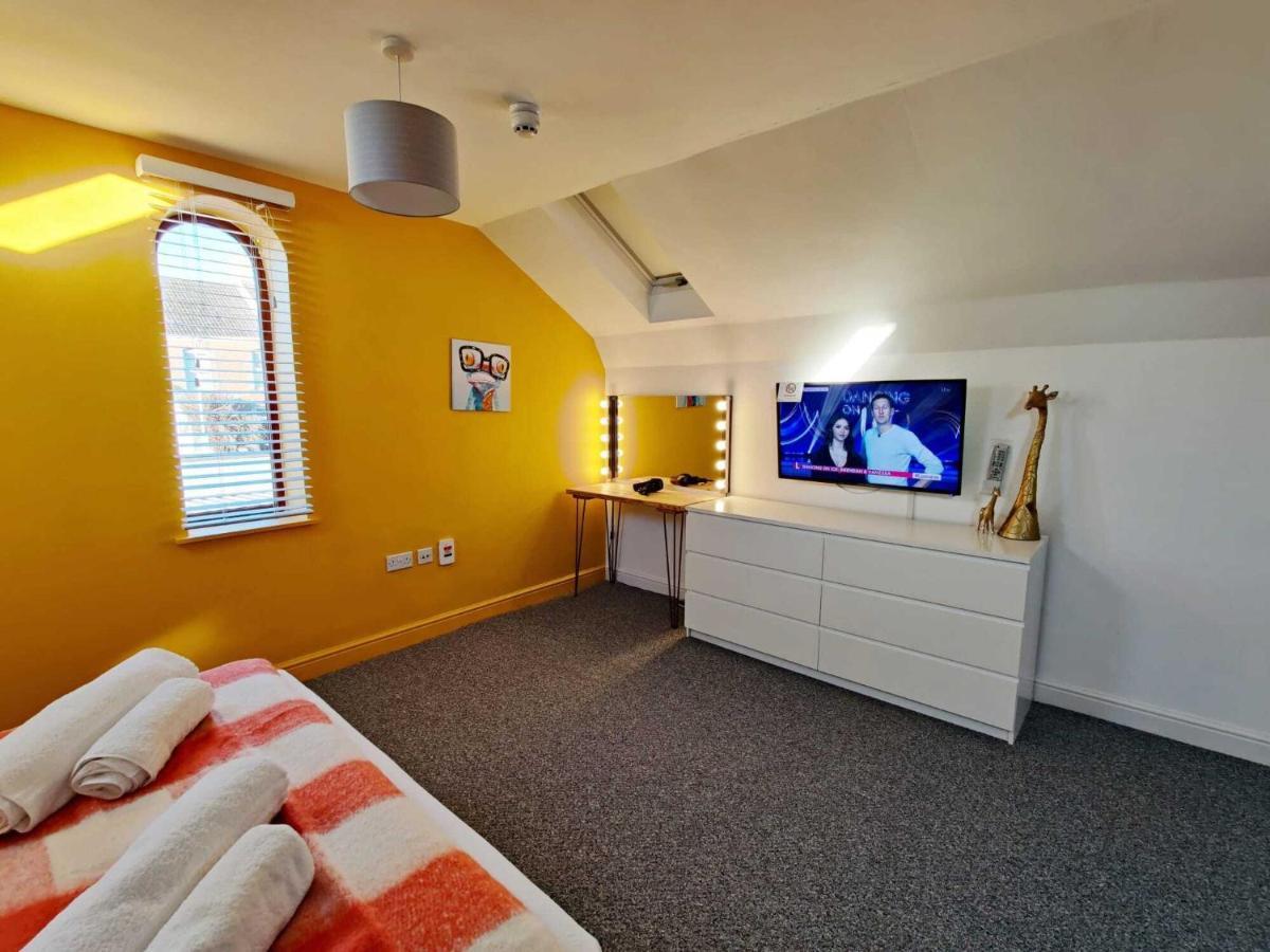 2 Ensuites, Garden, Smart Tv'S In All Rooms! 斯旺西 外观 照片
